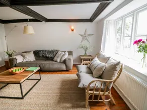 Cottage with garden - Image 5