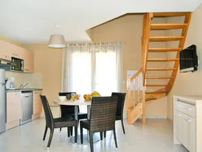 Holiday home with pool, sauna & terrace - Image 3