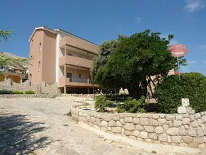 Holiday home with garden | Water view - Image 5