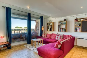 T3 Apartment on the Quay with Terrace, Wi-Fi, and Air Conditioning - Image 3
