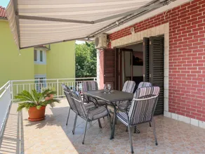 Holiday home with terrace, barbecue & garden | Sea view - Image 2