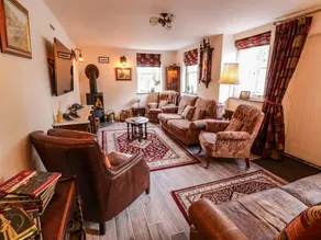 Family-oriented charming cottage with garden | Pets are welcome - Image 2