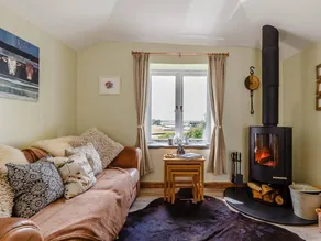 Fully equipped beautiful cottage with garden & barbeque | Pet-friendly - Image 3