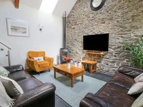 Family-friendly cottage with garden & hot tub | Pet-friendly - Image 3