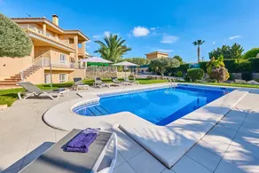 Villa with private pool, barbecue & garden - Image 4