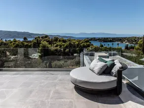 Villa with pool, garden & BBQ - Image 2