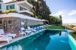 Fully equipped villa with garden, private pool & fast internet | Garden view | Beach nearby - Image 2