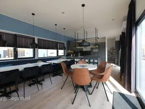 Maison avec terrasse, piscine privée et barbecue - Image 4