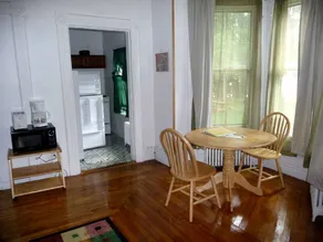 Family-Friendly Waterfront Vacation Rental with Wi-Fi near Saratoga - Image 5