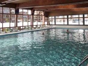Holiday apartment with pool - Image 4