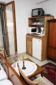 Pleasant private room with garden & terrace | Sea view | Dogs allowed - Image 5