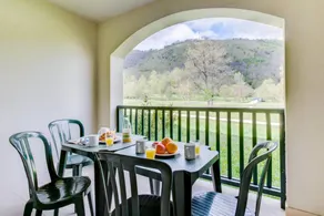 Wifi, 50m from resort center, sauna, jacuzzi, hammam, terrace, balcony, parking, tv, ski locker - Image 4