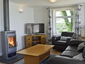 Cottage with barbecue & garden | River view - Image 2