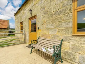 Cottage with garden - Image 3