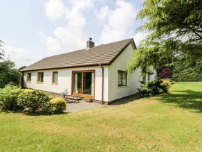 Cottage with garden - Image 2