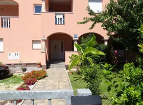 Apartmani Luna - Two Bedroom Apartment - Image 2