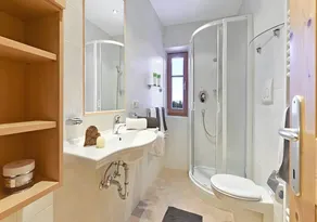 Appartamento accogliente e familiare con giardino, idromassaggio e terrazza | Vista sulla montagna | Ideale per lavorare da remoto - Image 3