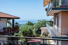 Apartment with terrace | Sea view - Image 3