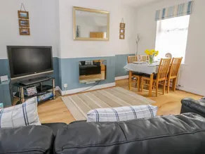Cottage with garden | Beach view - Image 4