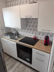Fully equipped charming flat - Image 5