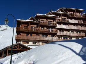 Bis 150m skipiste, fitness, schwimmbad, sauna, hammam, balkon, kamin oder ofen für holz, fernseher - Image 3