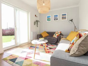 Cottage with garden - Image 3