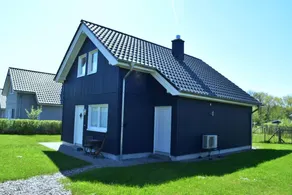 Family Holiday Home with Sauna near the Sandy Beach in Schönberg-Holm - Image 2