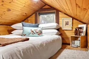 Fantastic Tiny House with Amazing Views of the Surrounding Hills and the Stars at Night in Taradale, Victoria - Image 5