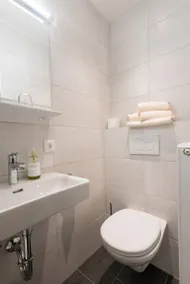 Holiday apartment with pool & garden - Image 2