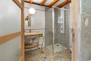 Bed and Breakfast 'Annexe' with Shared Pool, Wi-Fi and Air Conditioning - Image 4