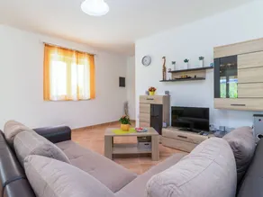 Fully equipped spacious holiday home with terrace, private pool & barbeque | Dogs allowed - Image 2