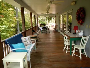 Romantic Room Rental on a Lovely Farm near Hillsboro, Ohio - Image 5
