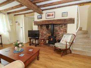 Cottage with garden - Image 3