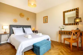Holiday Home 'L'escale bleue' with Shared Terrace, Private Garden & Wi-Fi - Image 3