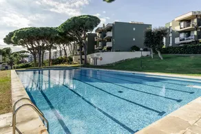 Spain: Quiet 3-Bedroom Apartment, Pool & Garden Near Beach - Image 2