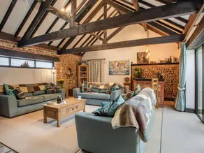 Cottage with garden - Image 3