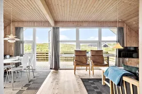 Lovely house with sauna, hot tub & terrace - Image 2