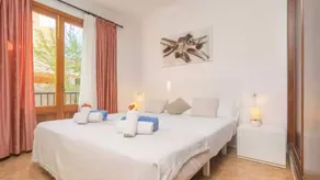 Apartment with garden, pool & barbeque - Image 5