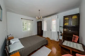 Flat with garden & terrace | Garden view - Image 5