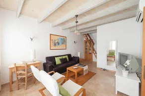 Family-oriented charming villa with garden, terrace & barbecue | Dogs allowed - Image 5