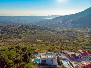 Fully equipped villa with terrace, fast internet & private pool | Mountain view - Image 5