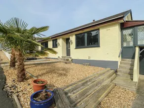 Cottage with jacuzzi & garden | Beach view - Image 2