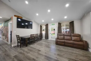The Bucket List House! Spacious Family Home with Hot Tub and BBQ Area - Image 2