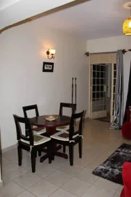 Flat with pool, garden & barbeque | City view - Image 3