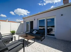 Matohanci Dazzling Villa With Pool - Image 2