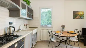 Holiday Home 'Pullin' with Private Garden and Wi-Fi - Image 5