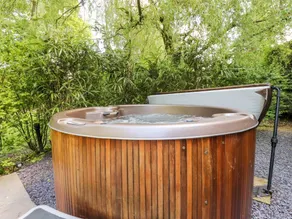 Landhaus mit Whirlpool und Garten - Image 2