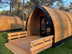 Family-friendly chalet with terrace & heated pool - Image 4