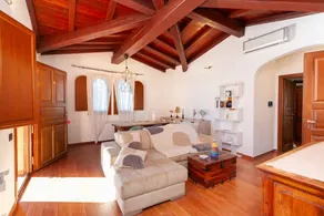 Villa with garden & terrace | Garden view - Image 3