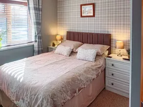 Child-friendly flat with garden | River view | Pet-friendly - Image 4